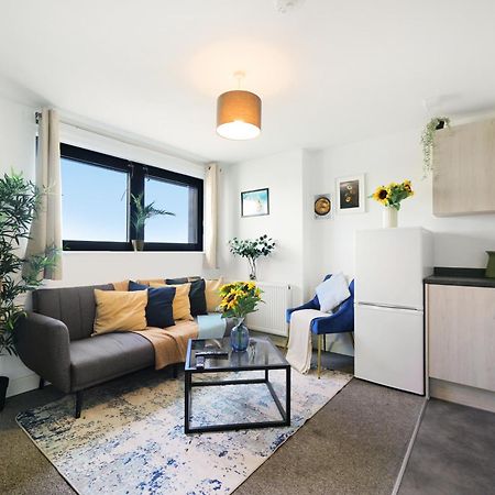 Modern Apartments With Free Parking Near Heathrow Colnbrook Ngoại thất bức ảnh
