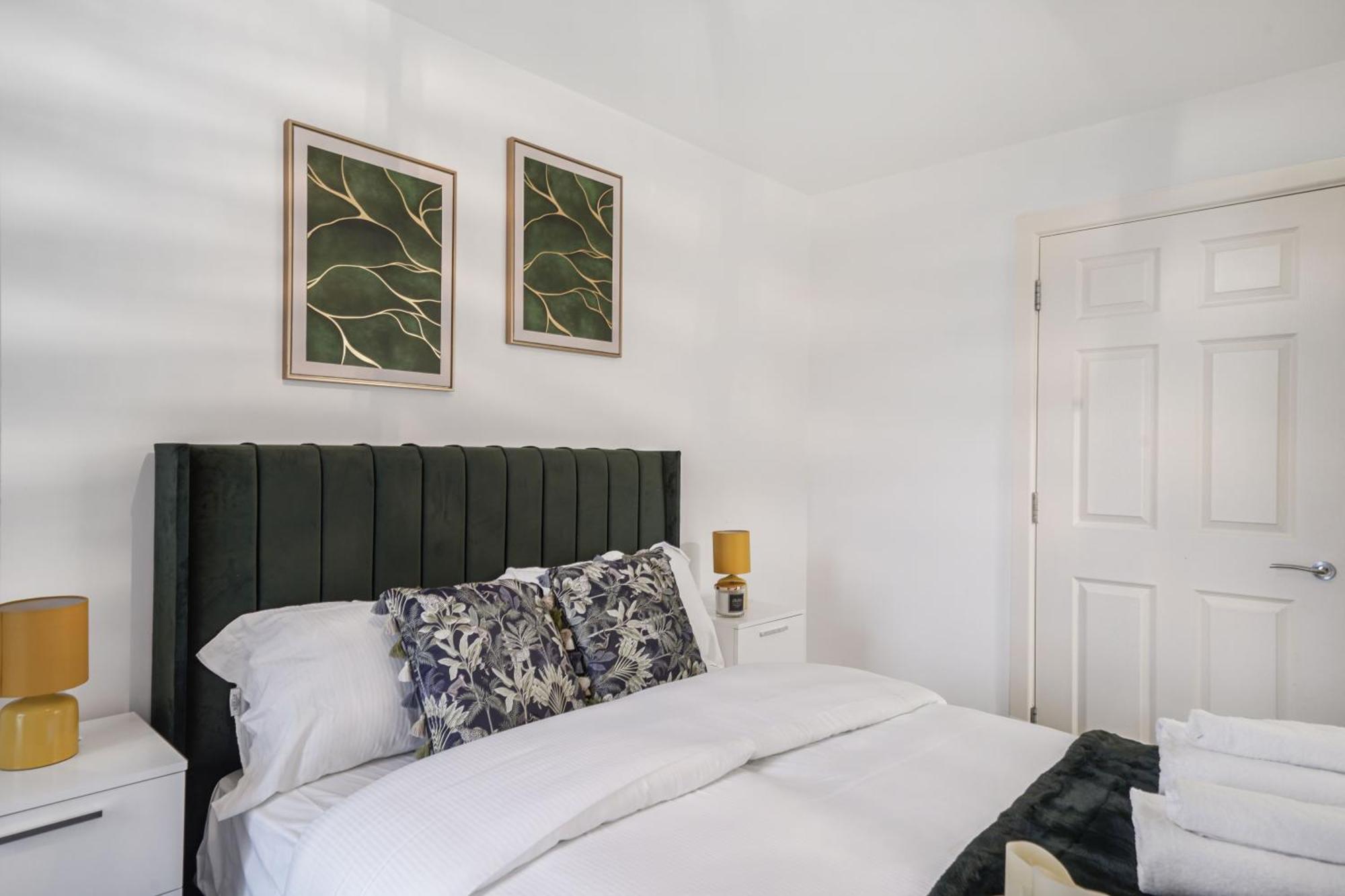 Modern Apartments With Free Parking Near Heathrow Colnbrook Ngoại thất bức ảnh