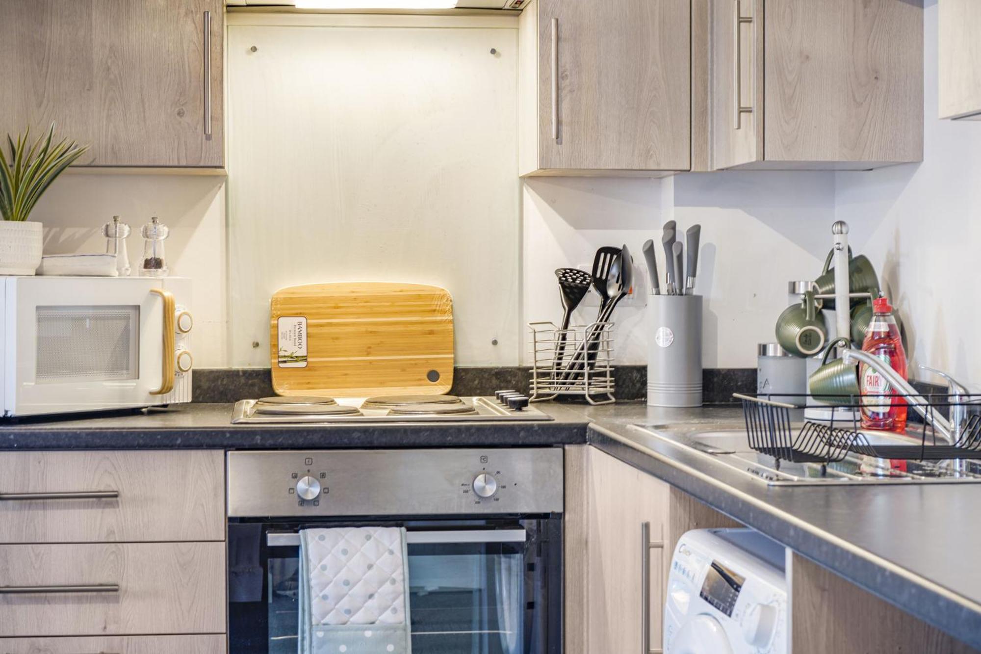 Modern Apartments With Free Parking Near Heathrow Colnbrook Ngoại thất bức ảnh