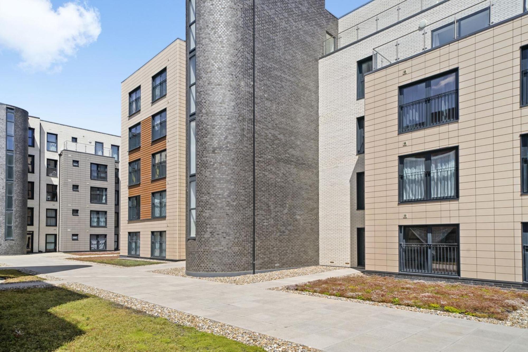 Modern Apartments With Free Parking Near Heathrow Colnbrook Ngoại thất bức ảnh