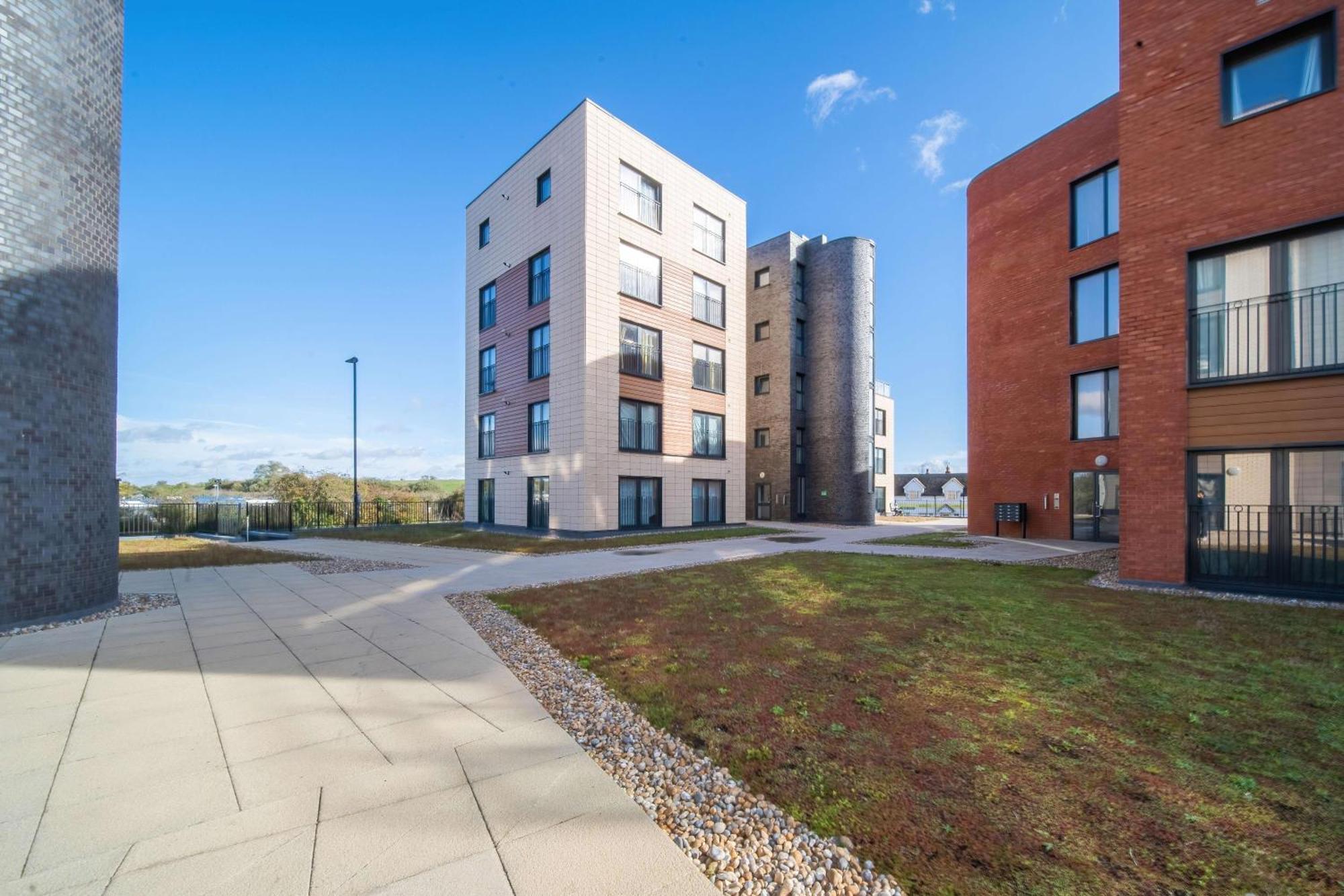 Modern Apartments With Free Parking Near Heathrow Colnbrook Ngoại thất bức ảnh