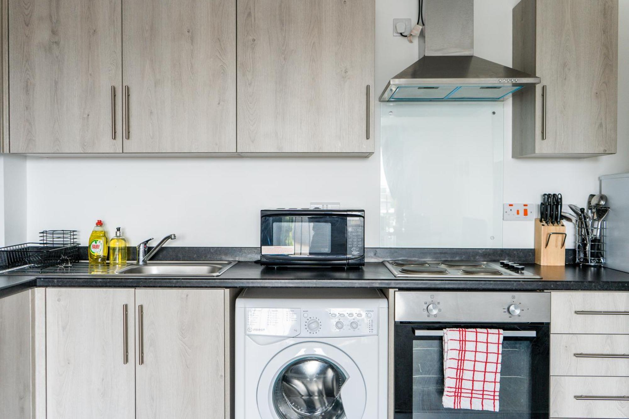 Modern Apartments With Free Parking Near Heathrow Colnbrook Ngoại thất bức ảnh