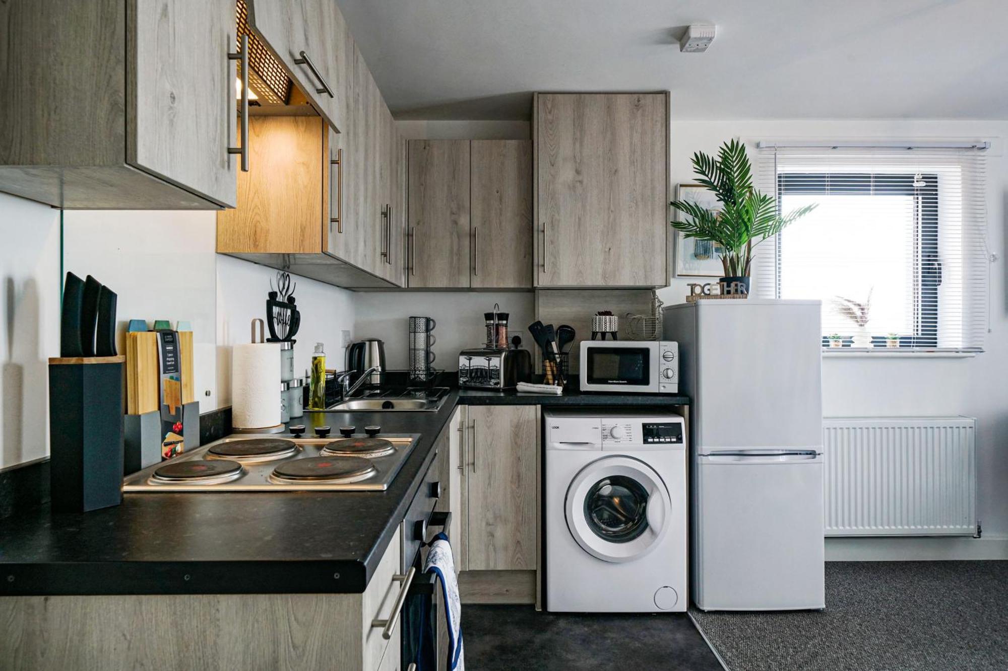 Modern Apartments With Free Parking Near Heathrow Colnbrook Ngoại thất bức ảnh