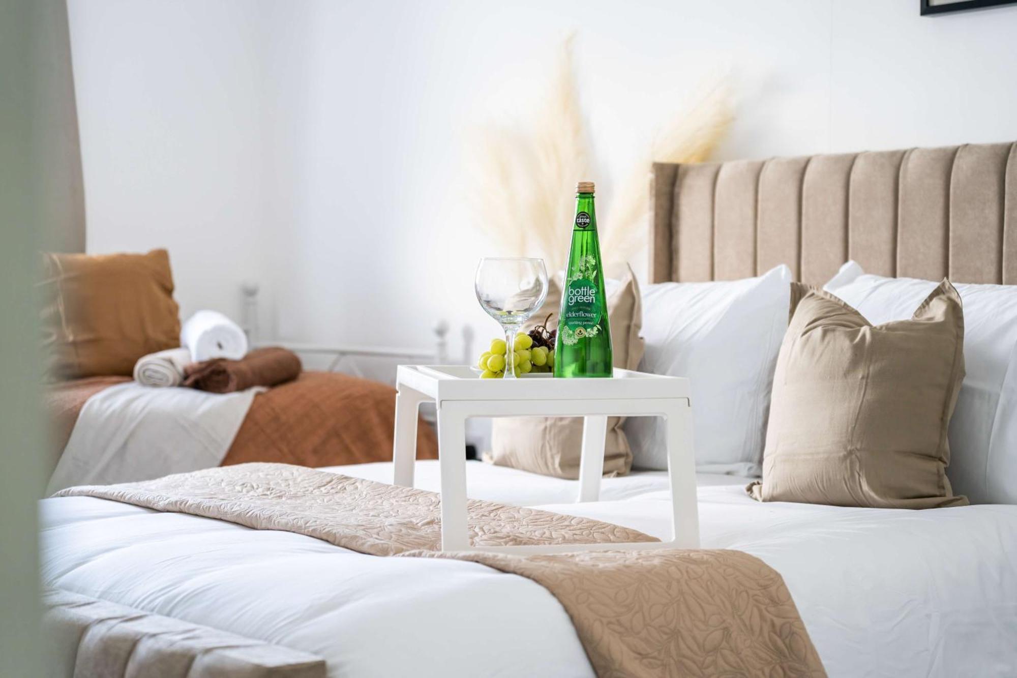 Modern Apartments With Free Parking Near Heathrow Colnbrook Ngoại thất bức ảnh