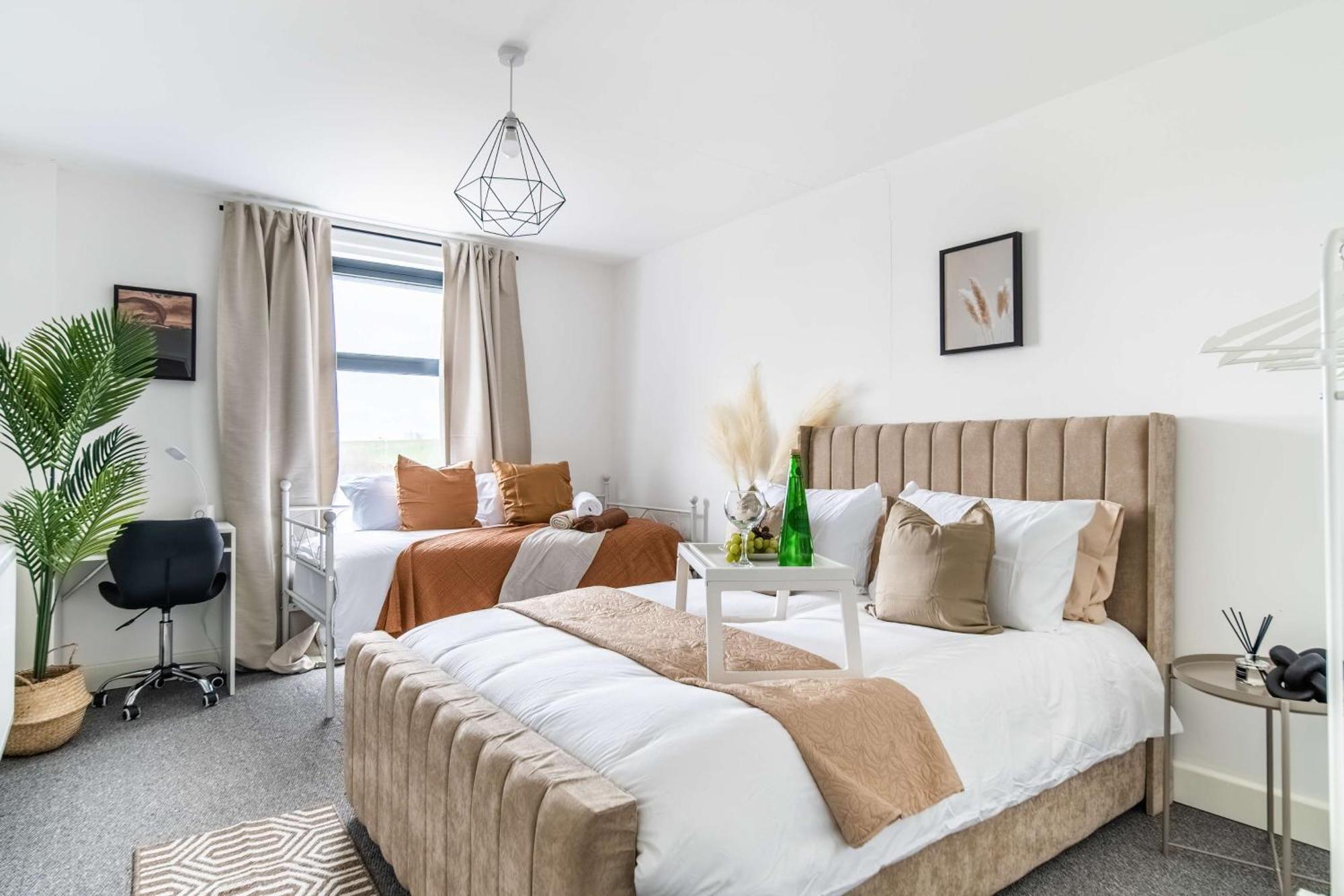 Modern Apartments With Free Parking Near Heathrow Colnbrook Ngoại thất bức ảnh