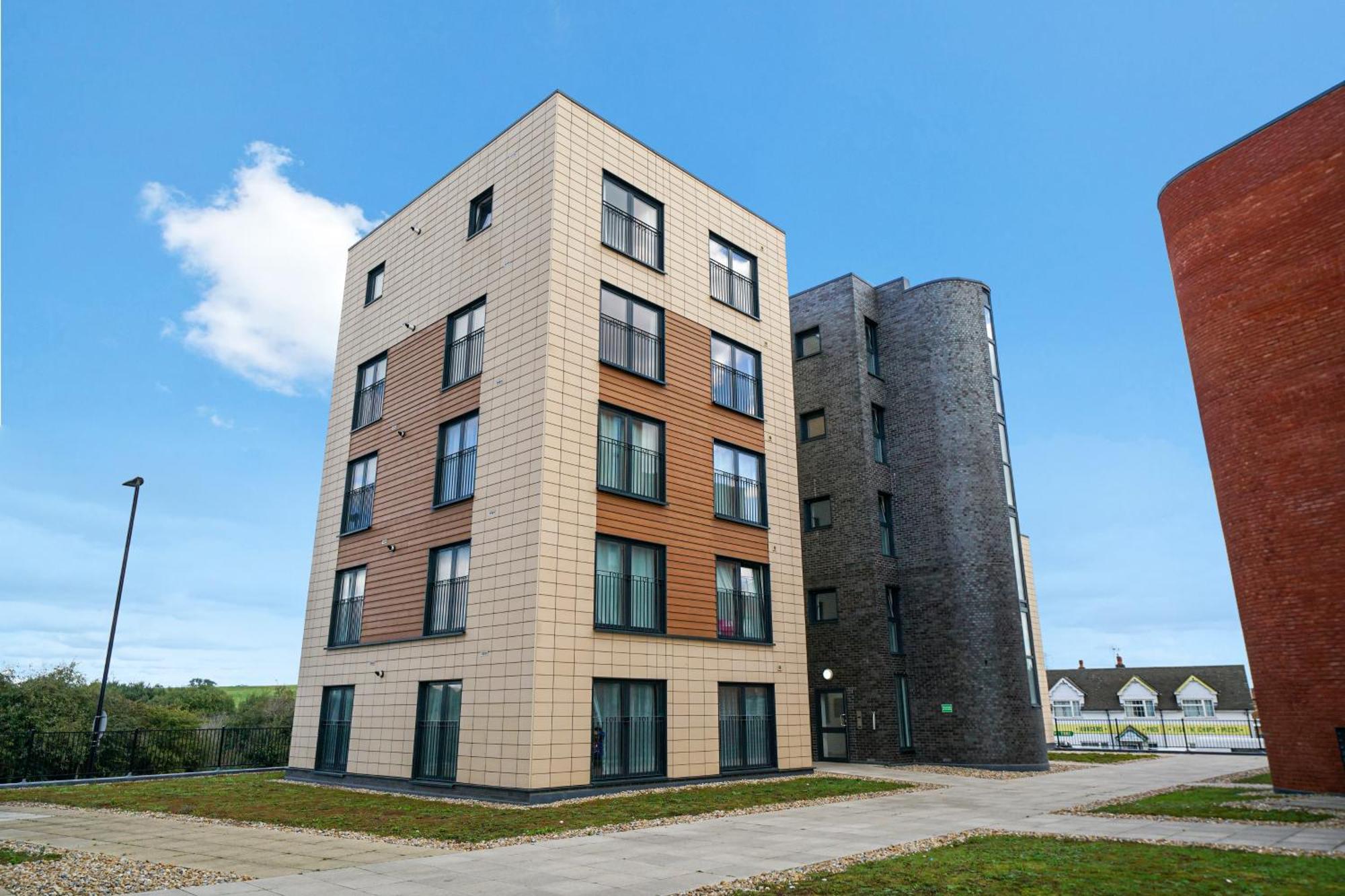 Modern Apartments With Free Parking Near Heathrow Colnbrook Ngoại thất bức ảnh